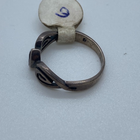 BOGO50 Sterling silver garnet ring - Picture 3 of 6